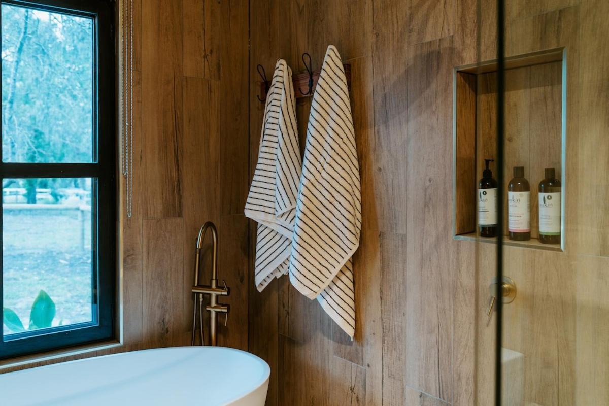 The Temple - Country Farm Retreat Villa Launching Place Luaran gambar