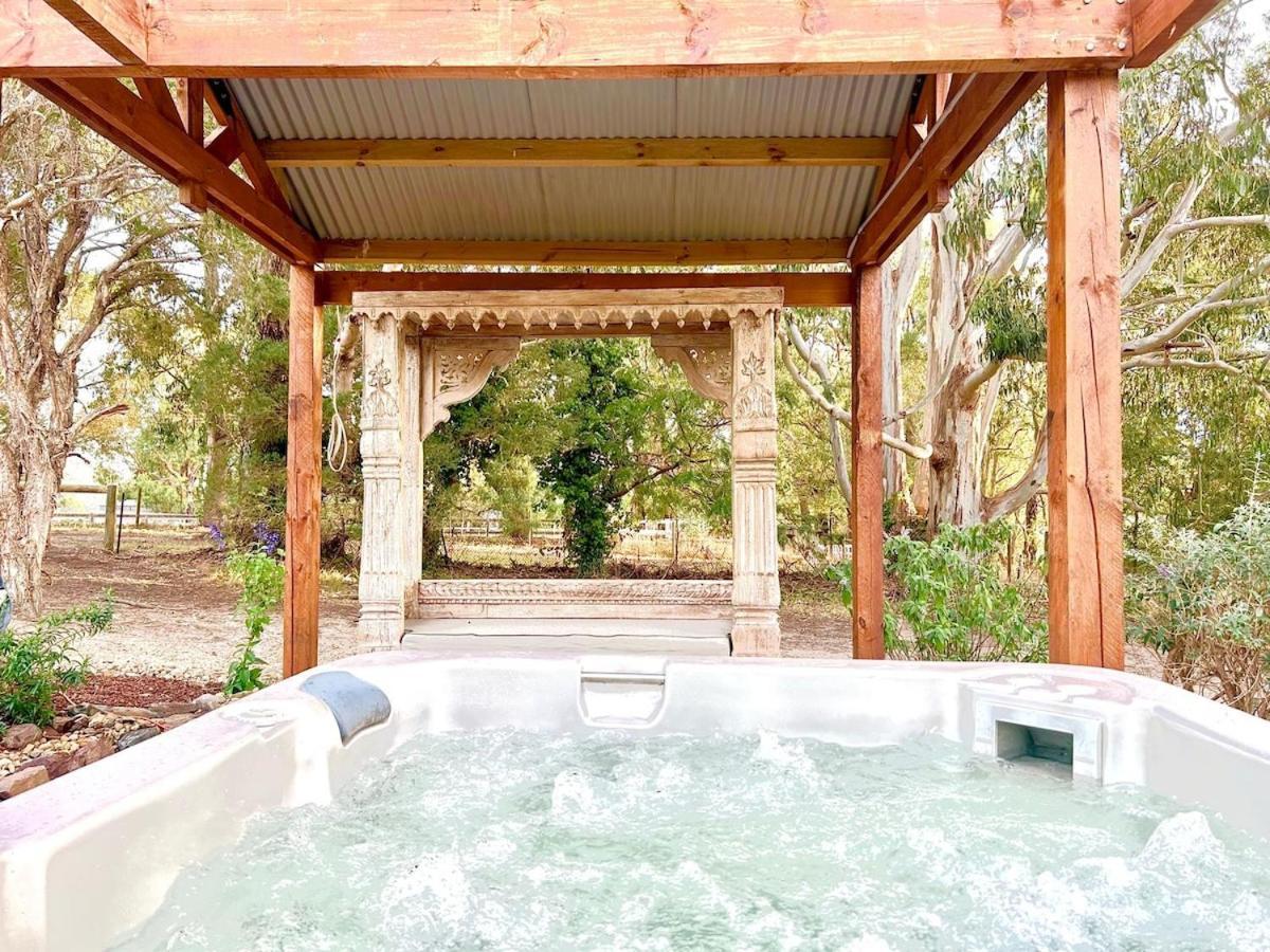 The Temple - Country Farm Retreat Villa Launching Place Luaran gambar